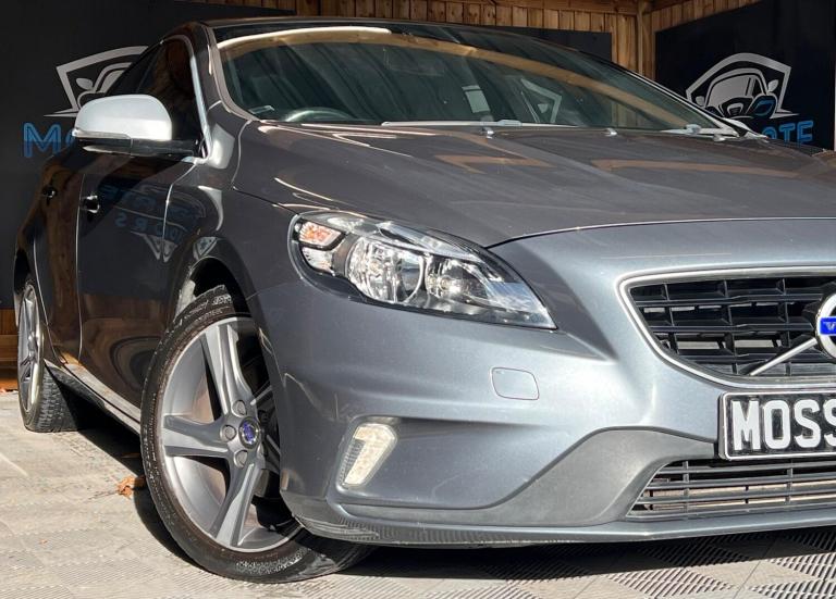 2015 Volvo V40 D2 R DESIGN 5dr HATCHBACK DIESEL Manual