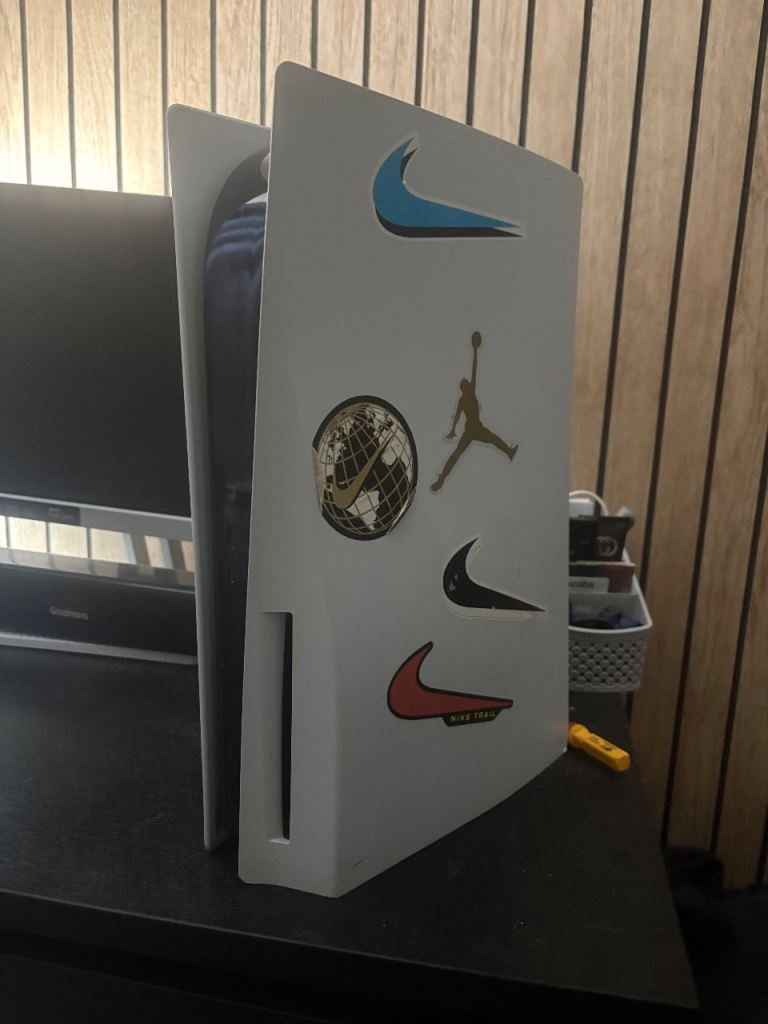 Play station 5 856GB standard edition 