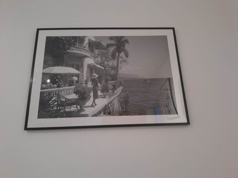 Black and white picture including frame £25