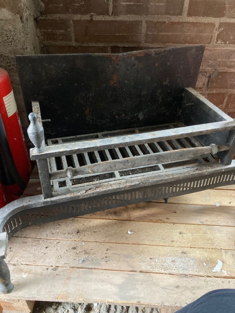 Cast iron fire grate