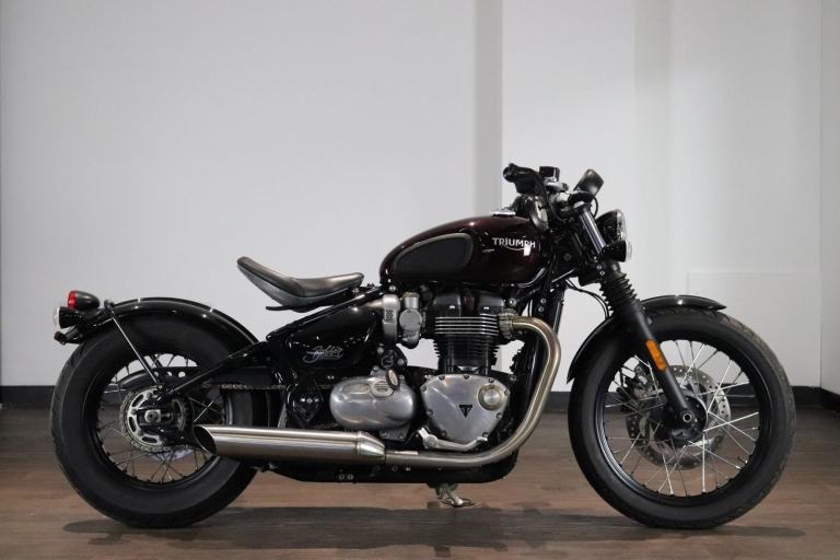 TRIUMPH BONEVILLE 1200 BOBBER 2017 