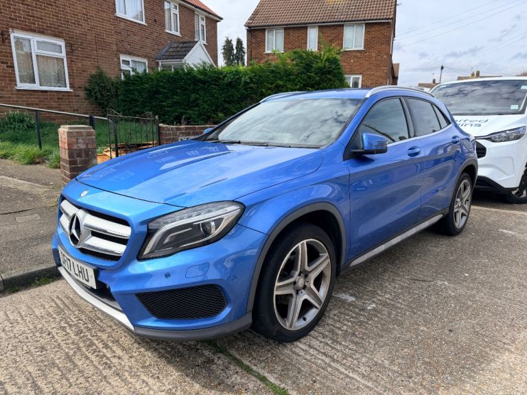 Mercedes GLA 200D 4matic AMG line premium auto for sale! 