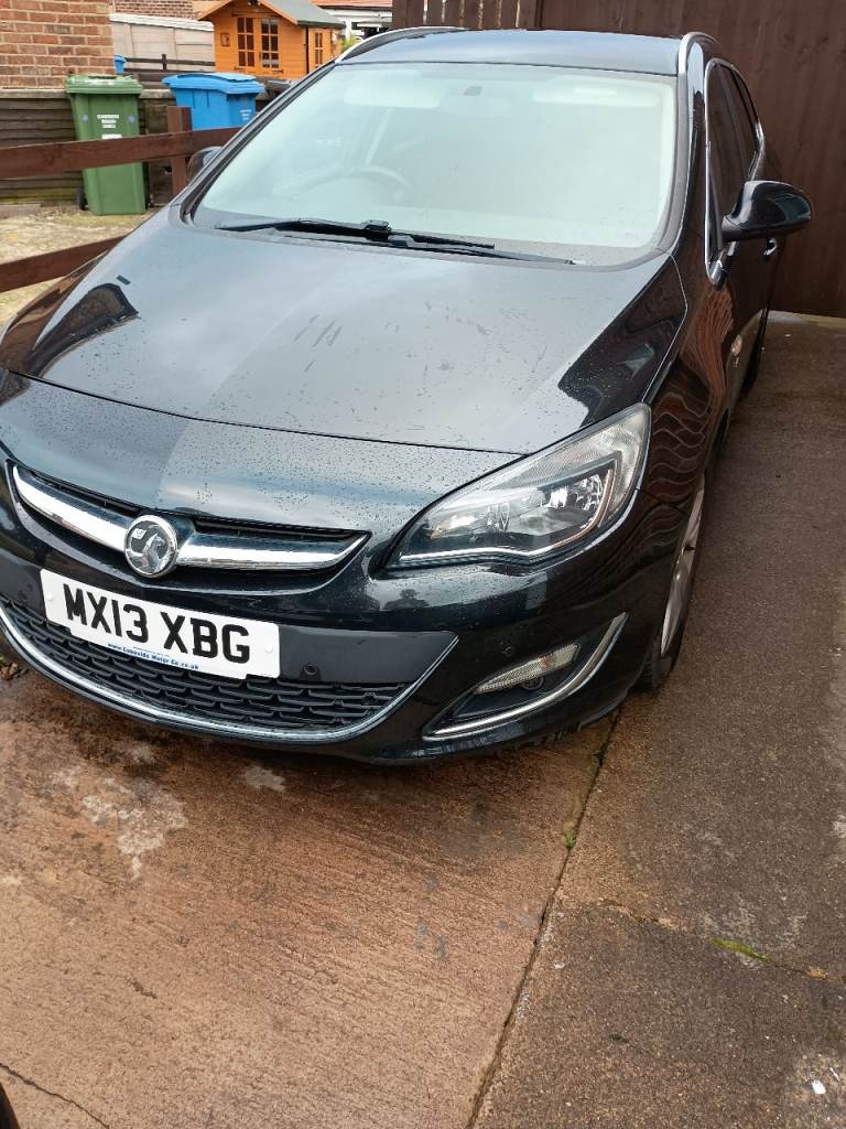 Vauxhall, ASTRA, Estate, 2013, Manual, 1956 (cc), 5 doors