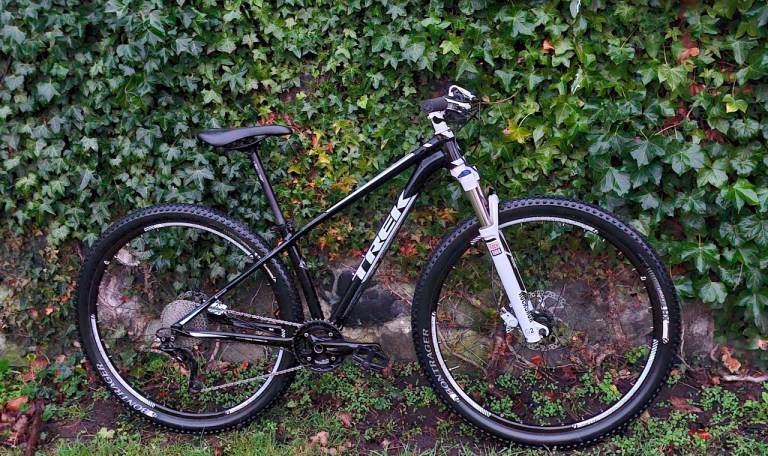 TREK SUPERFLY 10 SPEED 29ER WITH ROCKSHOX FORKS/HYDRAULIC BRAKES SIZE MEDIUM £250