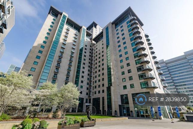 1 bedroom in Discovery Dock Apartments East, London, E14 (#2839850)