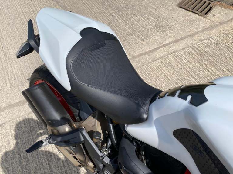 2014 64 DUCATI M821 MONSTER ABS NAKED WHITE M 821 NEW MOT MINT LOW MILES