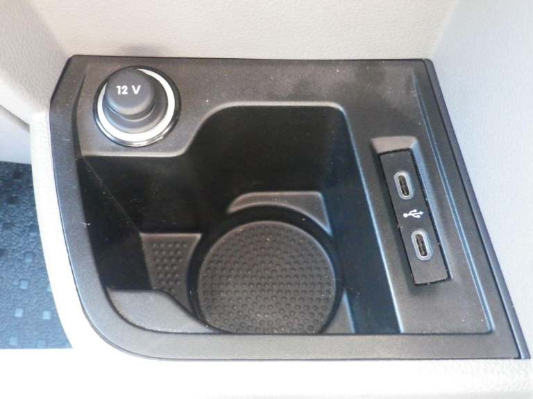 VOLKSWAGEN TRANSPORTER T32 2.0 TDI 150 Highline LWB KOMBI 2024