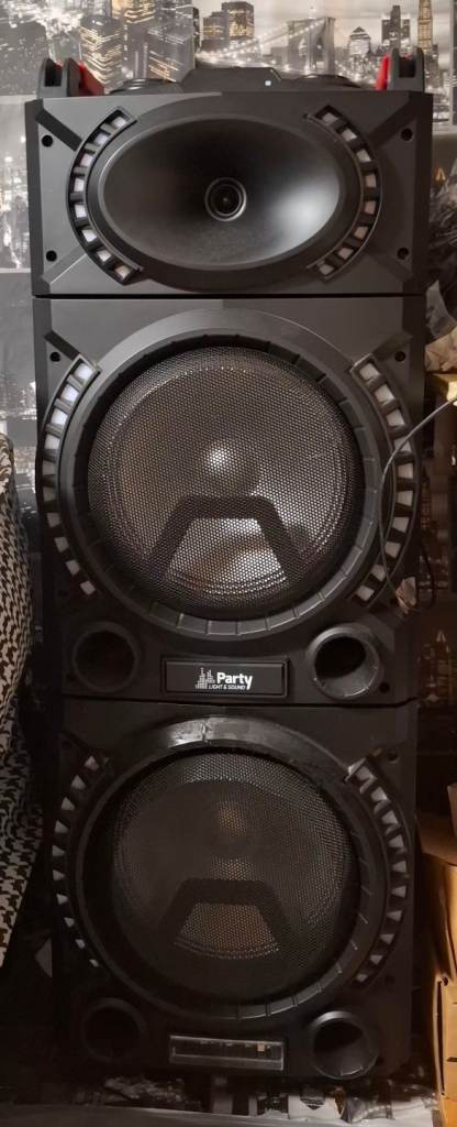 500W Bluetooth Party Speaker (contact me if interested) RRP £250 need it gone ASAP 130