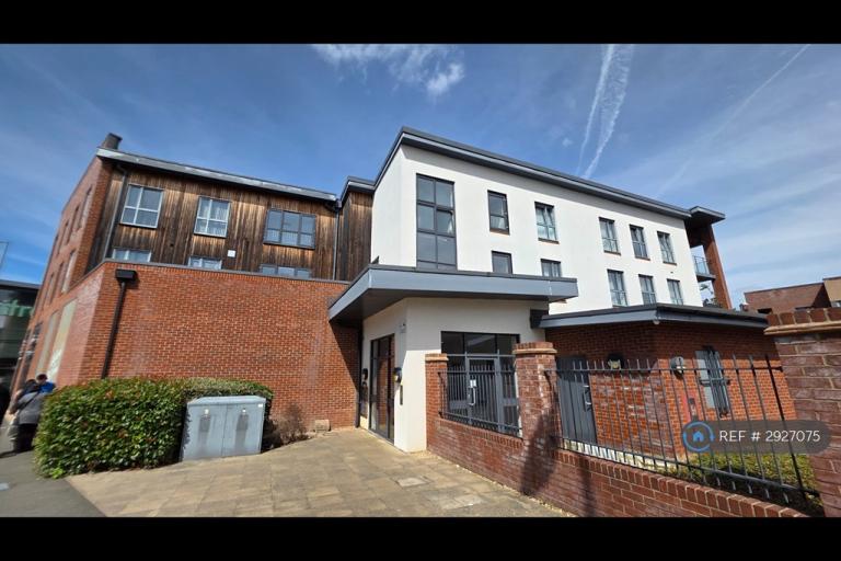 2 bedroom flat in Fortran House, Milton Keynes, MK10 (2 bed) (#2927075)