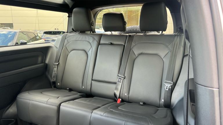 2026 Land Rover Defender 3.0 D350 X-Dynamic HSE 90 SAVING 3 500 GBP WHEN FU