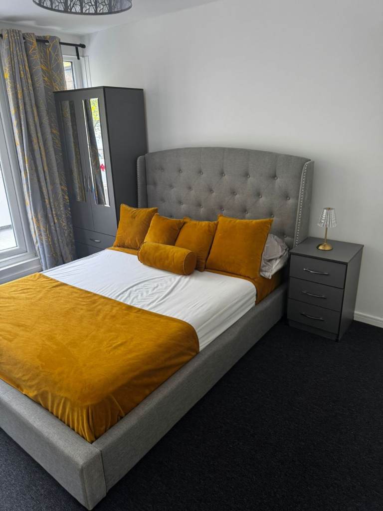 XL Double Ensuite Room with balcony