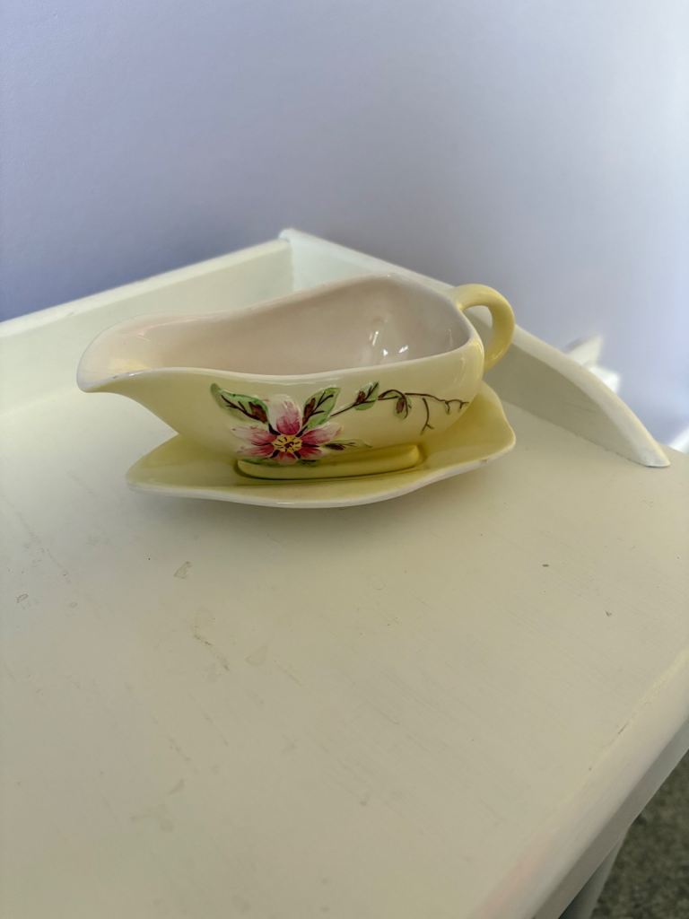 Sauce boat and saucer