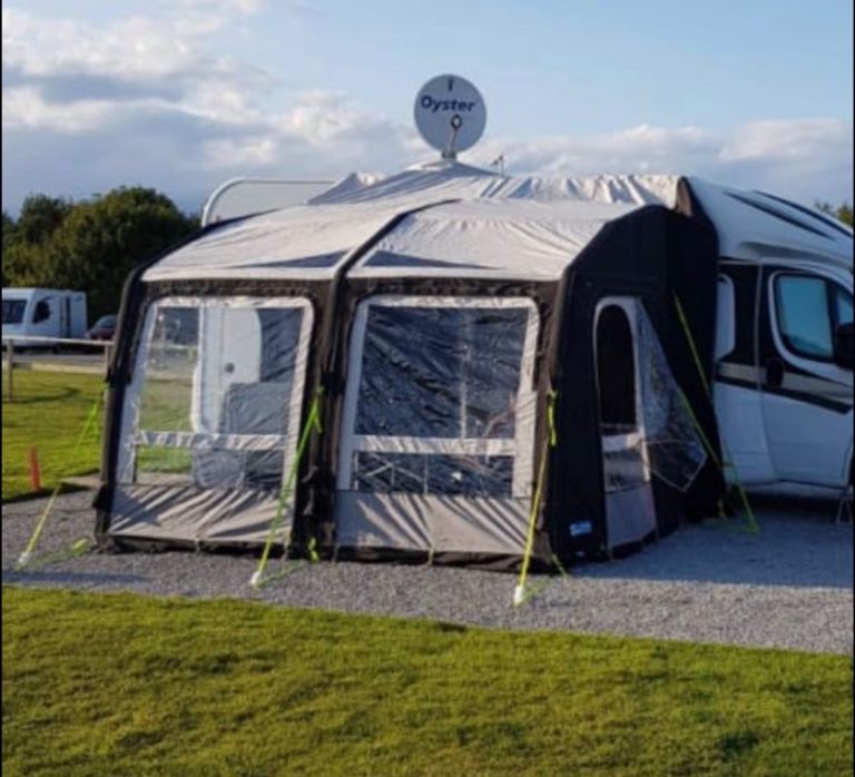 Kampa Motor Rally Air Pro 330 + Kampa cushioned flooring only used twice
