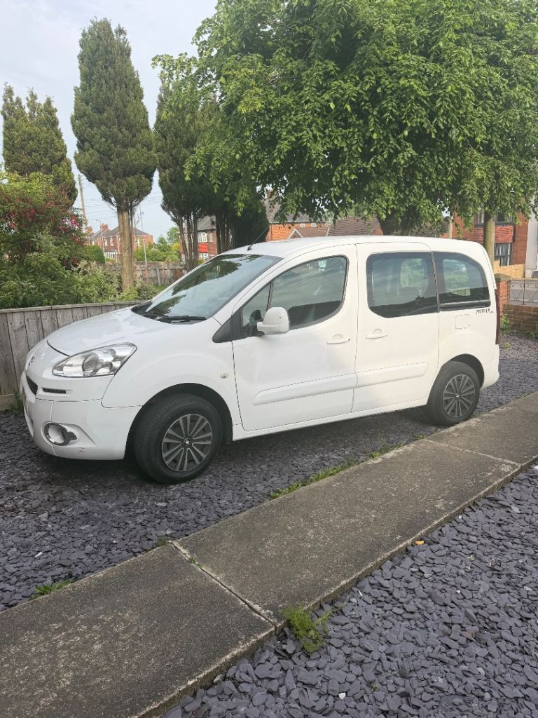 Peugeot, PARTNER TEPEE, MPV, 2015, Manual, 1560 (cc), 5 doors