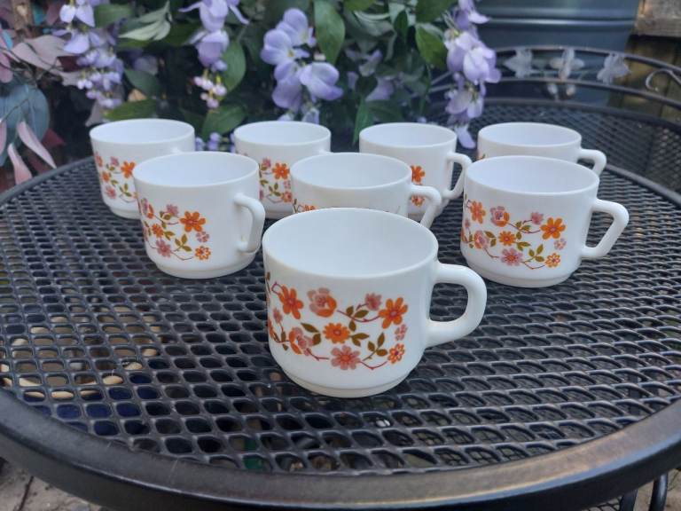 SET OF 8 VINTAGE PYREX ARCOPAL SCANIA ORANGE CUPS 