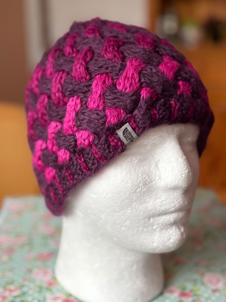 The North Face Soft Wool Adult Beanie Hat Woven Cable Knit Texture Fleece Lined. 