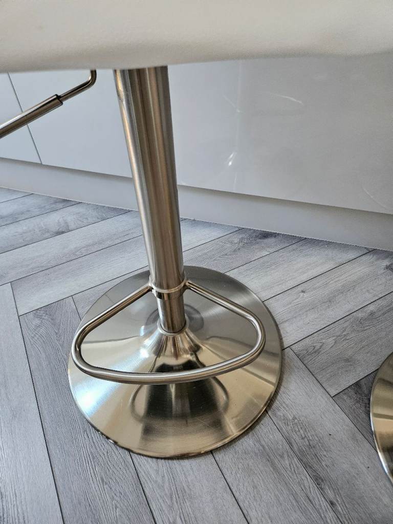 Pair of White Faux Leather Bar Stools with Chrome Base