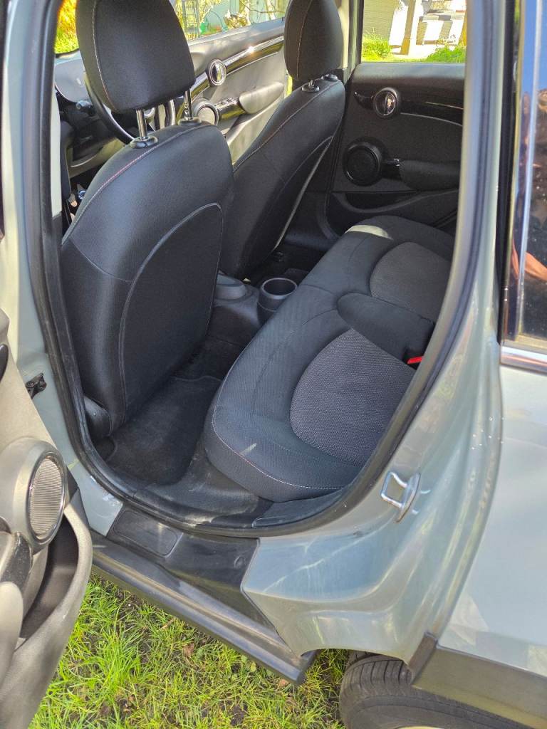 2022 Mini cooper - 5 door - grey 