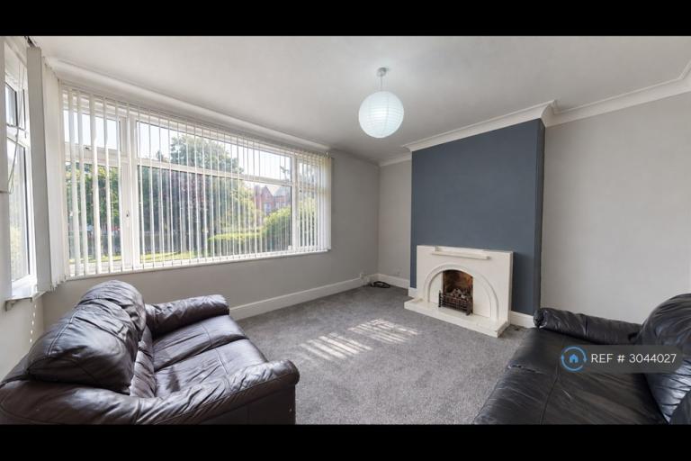 4 bedroom house in Headingley Crescent, Leeds, LS6 (4 bed) (#3044027)