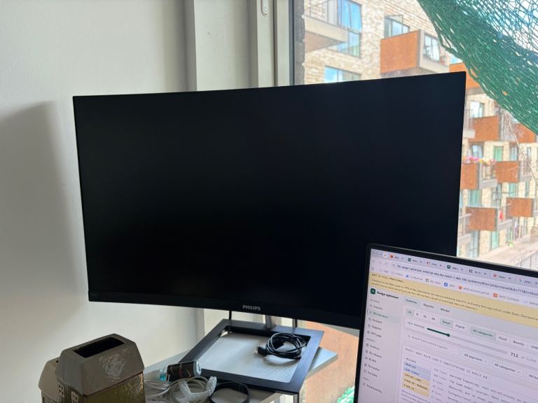 Philips Curved Monitor – Black, Good Condition