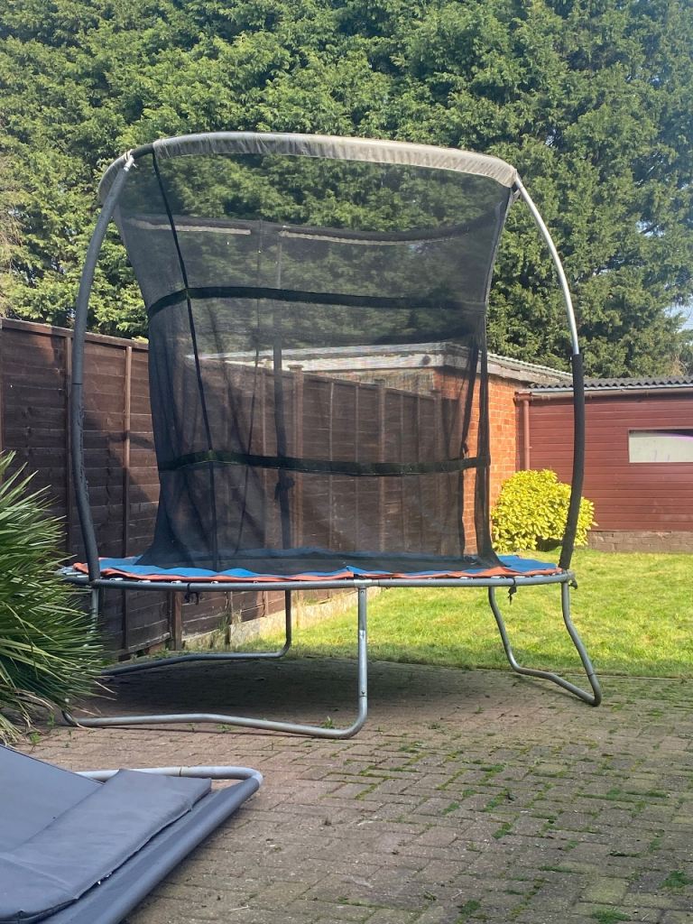 Trampoline 8ft