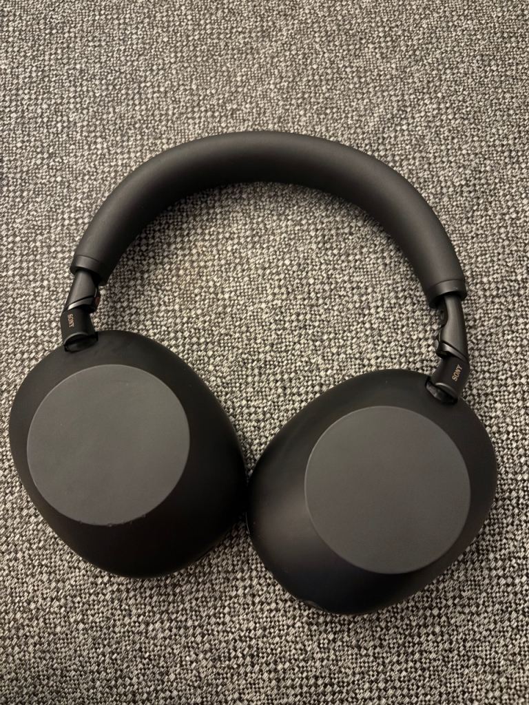 Sony WH-1000 XM6