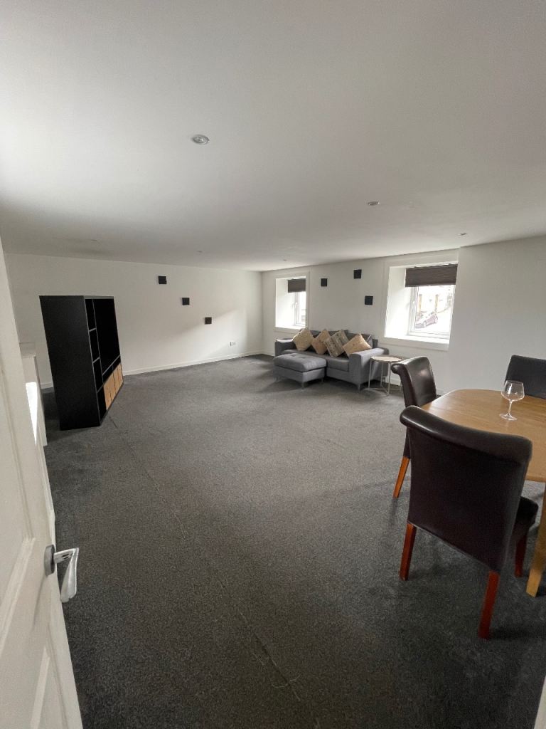 Fully Furnished 3 Bedroom 2 Bathroom Flat In Beith