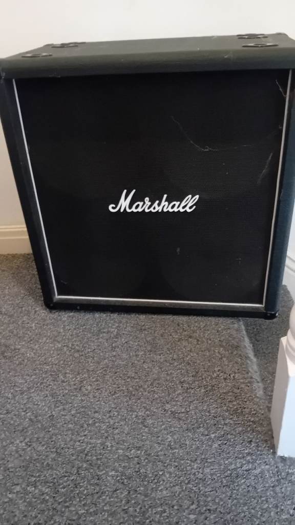 Marshall Guitar Speaker Cabinet – Black, Fair Condition