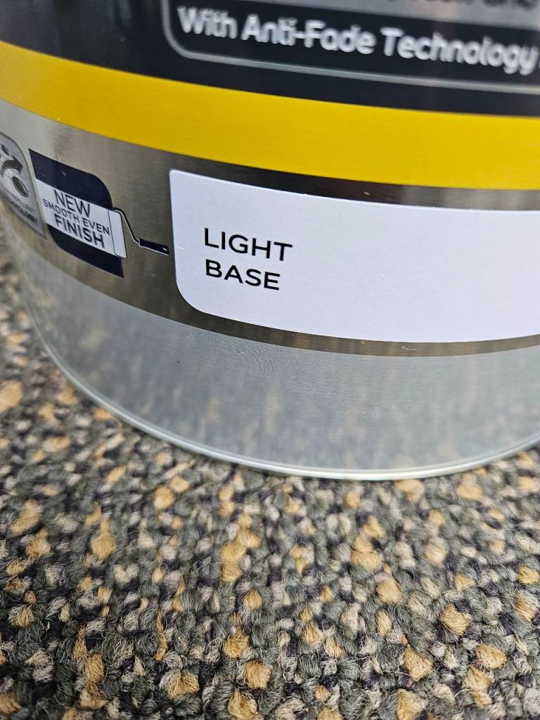  Light base or medium base dulux diamond eggshell trade paint 