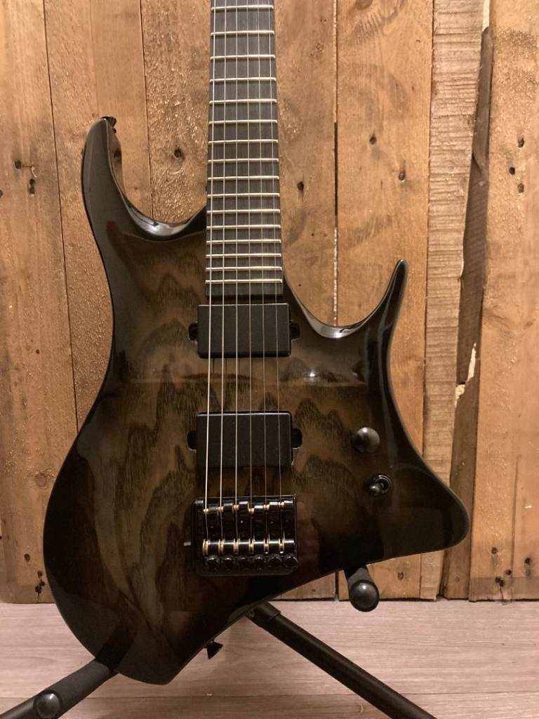 Harlem Headless Guitar Trans Black by G4M + bag