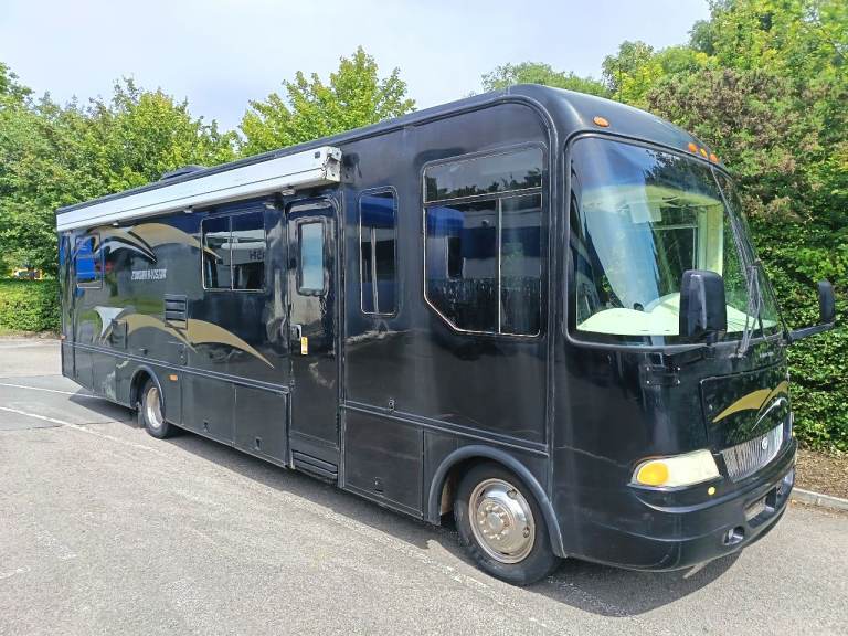 2001 R-Vision Condor 33ft American Motorhome – Slide-Out – MOT Until Feb 2027 – £18,500