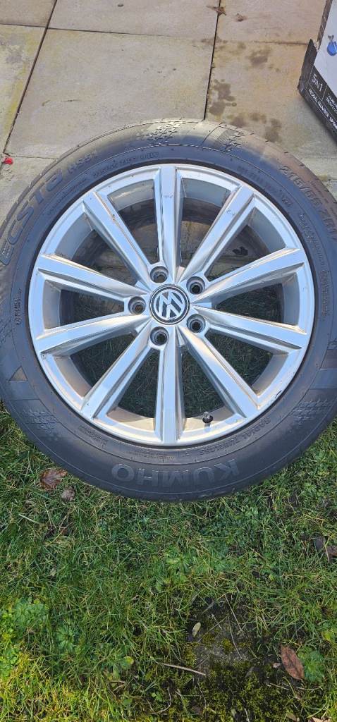 Alloy wheels and tyres passat B8 17 inch set of4 wheels