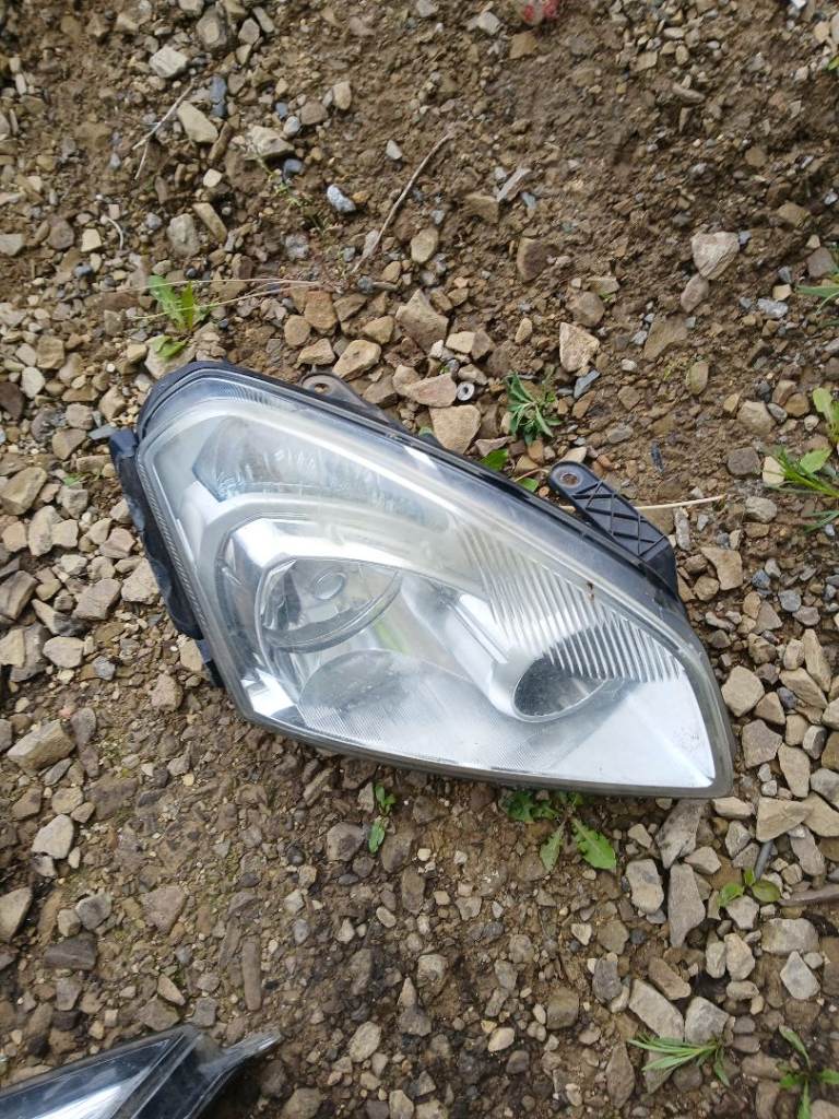 Nissan quashqai 207-9 headlight RH
