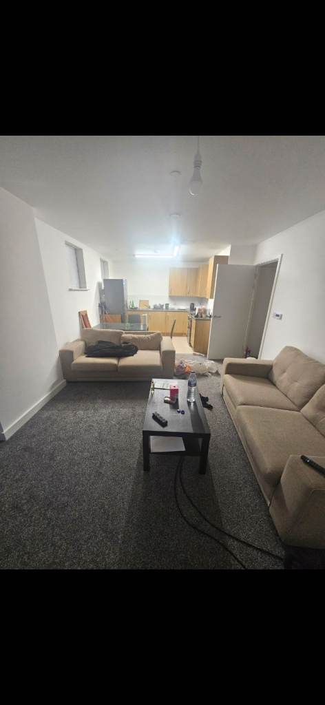 Room to rent near Canary Wharf E14 