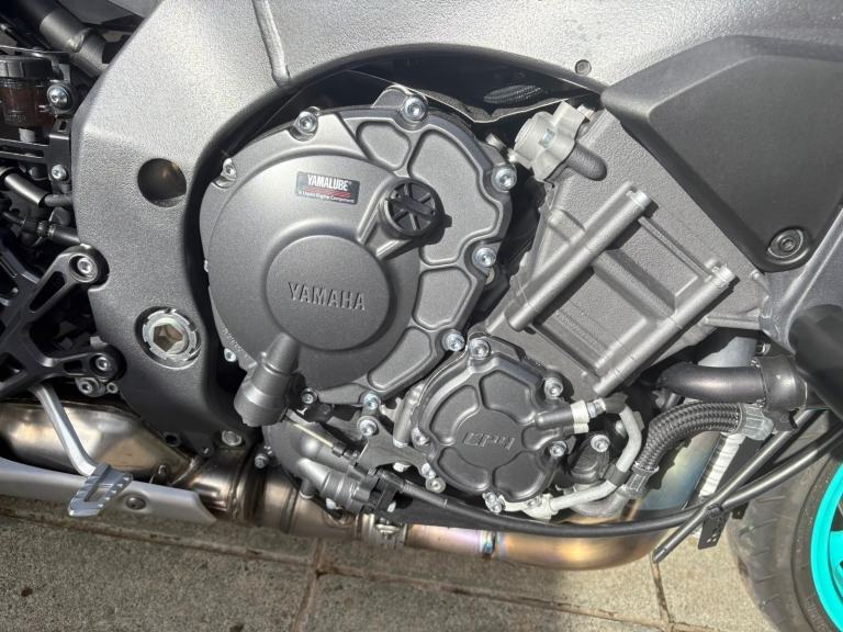 2023 / 73 Yamaha MT10 £10000 Grey 5978 miles.