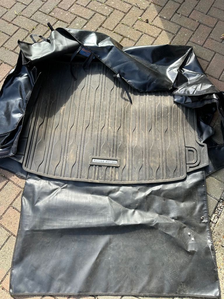 Matt for Land Rover Evoque and Hatch Bag