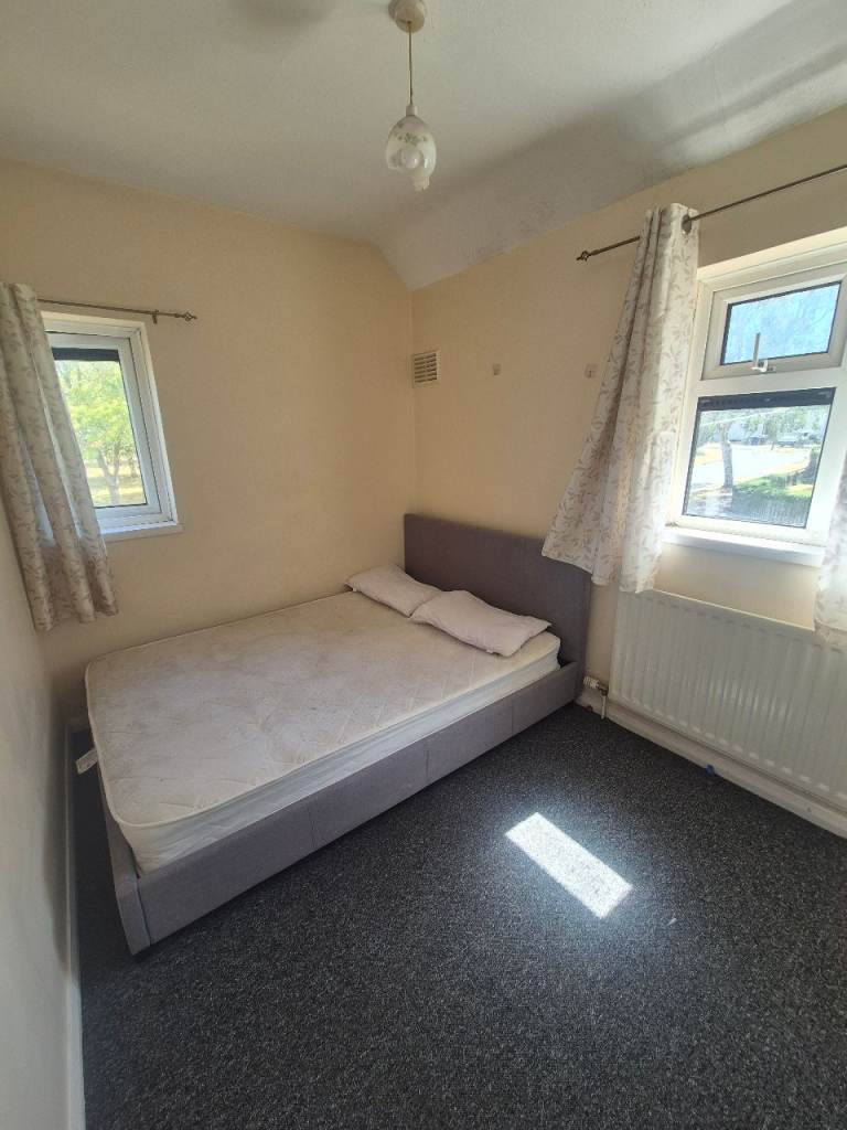 Single Room available in CB5