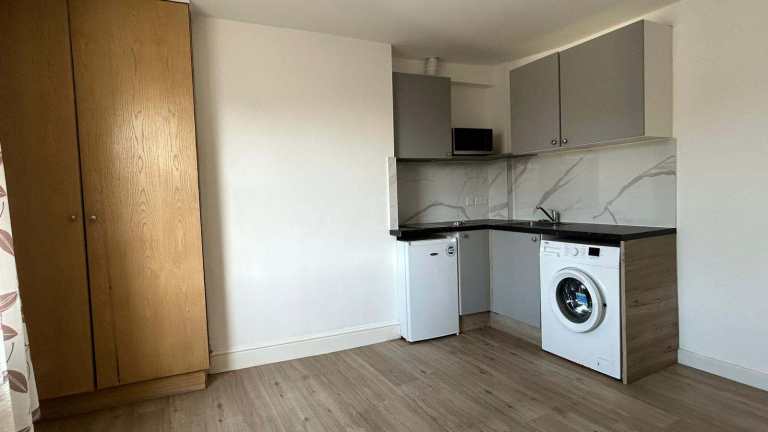 Self Contained Studio Flat in Dalston – DSS Welcome