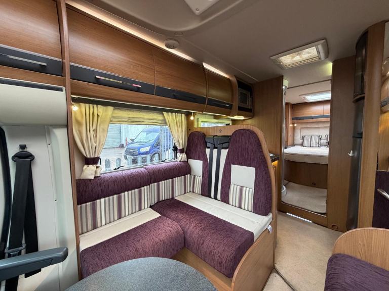 Auto Trail Frontier Delaware 4 berth 2013 **AUTO**GREAT CONDITION**