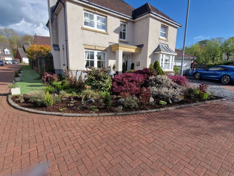 4 bed detached house Mearnskirk G77