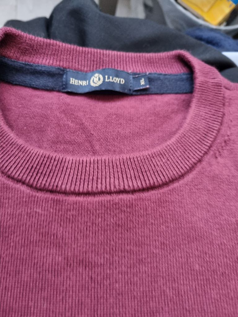 Henry lloyd top