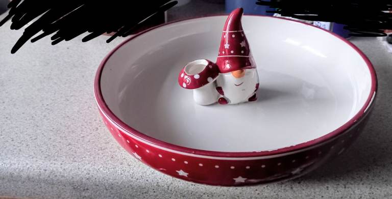 1 X CHRISTMAS DISH