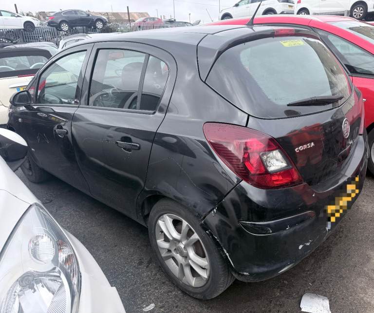 Breaking spare parts vauxhall corsa d black
