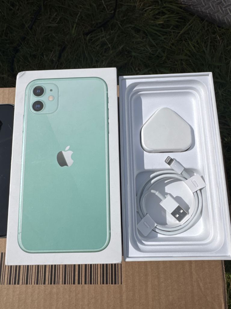Apple iPhone 11 Green with Box and Charger
