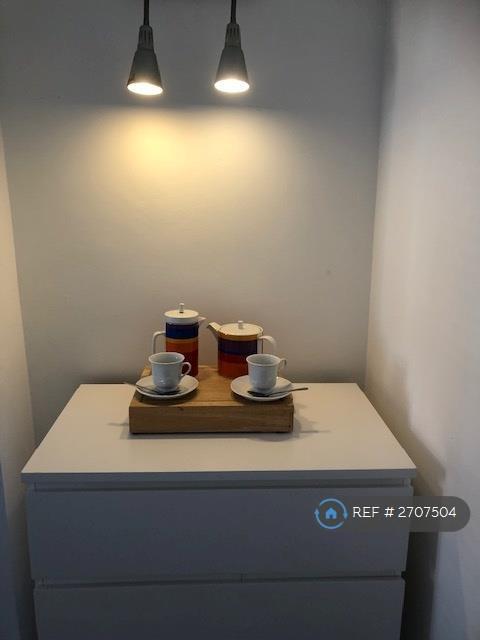 1 bedroom flat in Broad Dean, Eaglestone, Milton Keynes, MK6 (1 bed) (#2707504)