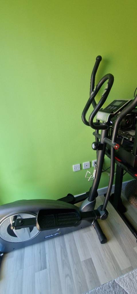 Cross-Trainer Exercise Machine – Good condition 