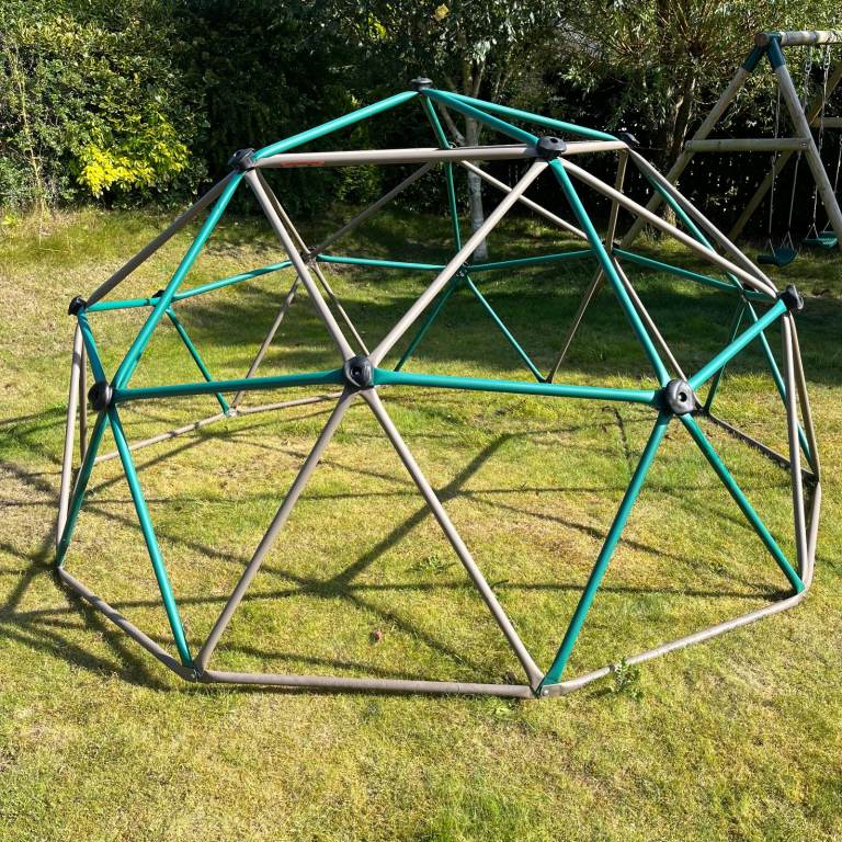 Lifetime Dome Climber 10ft W x 5ft H Climbing Frame 90136. Disassembled. Excellent Condition!