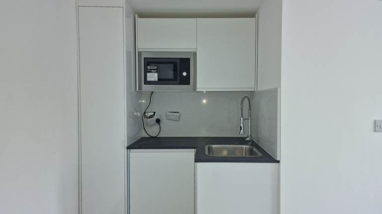 Self-Contained Studio Flat in Ealing - DSS Welcome