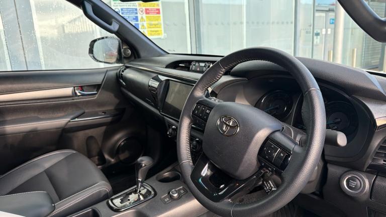 2025 Toyota Hilux Diesel Invincible X D/Cab Pick Up 2.8 Hybrid 48V Auto Double Cab Pick-up Diesel...