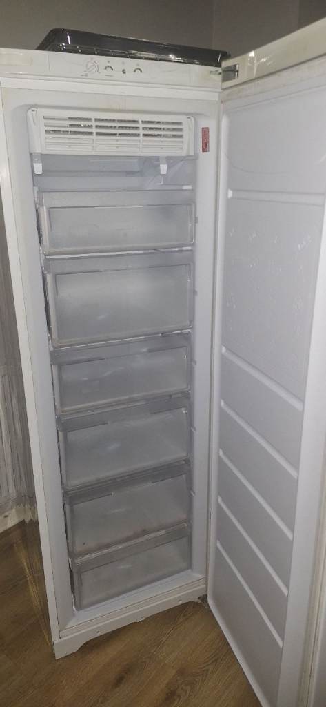 Frost free drawer Indesit freezer 